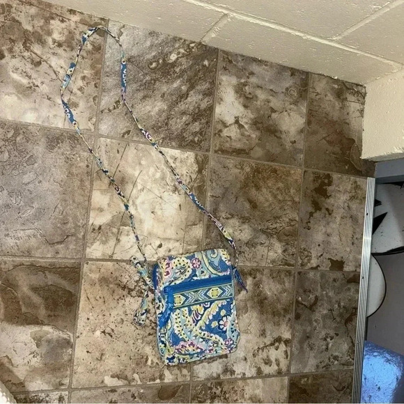 Women’s Vera Bradley Mini Hipster Capri Blue Retired Crossbody Wallet Mini Purse - Picture 13 of 13